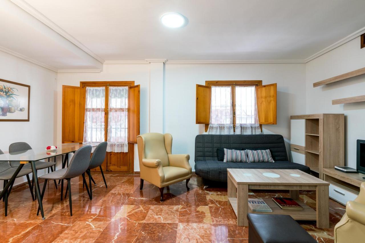 Holi-Rent Estrella Apartment Sevilla Bagian luar foto