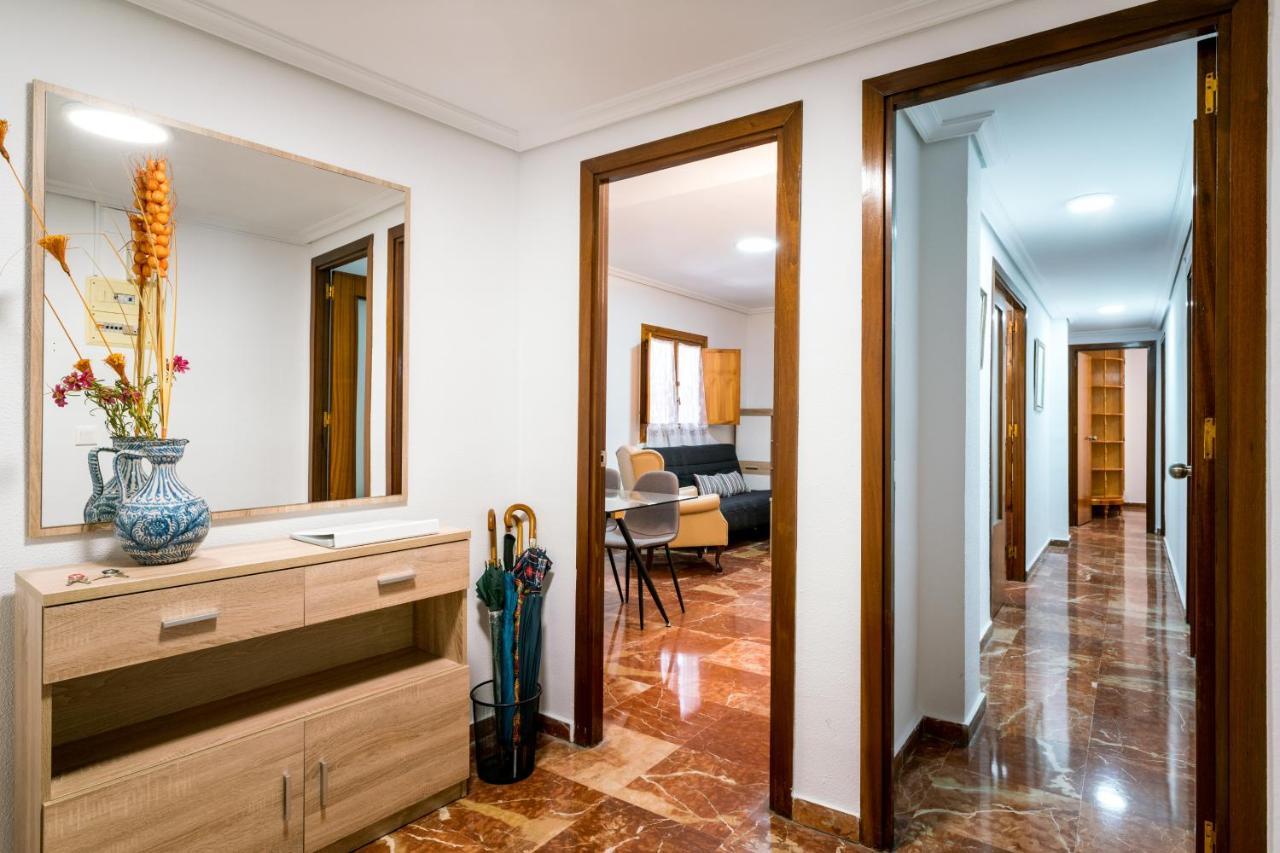 Holi-Rent Estrella Apartment Sevilla Bagian luar foto