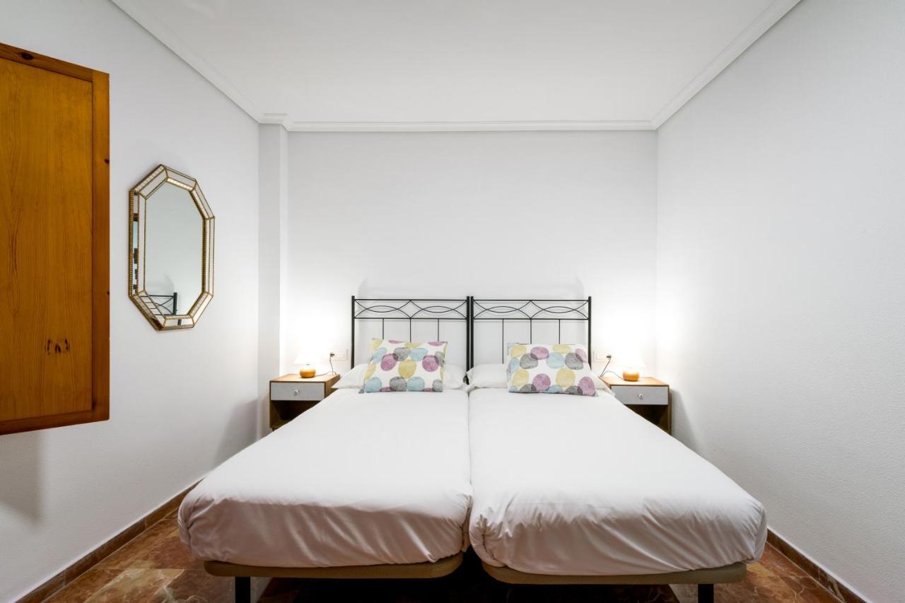 Holi-Rent Estrella Apartment Sevilla Bagian luar foto