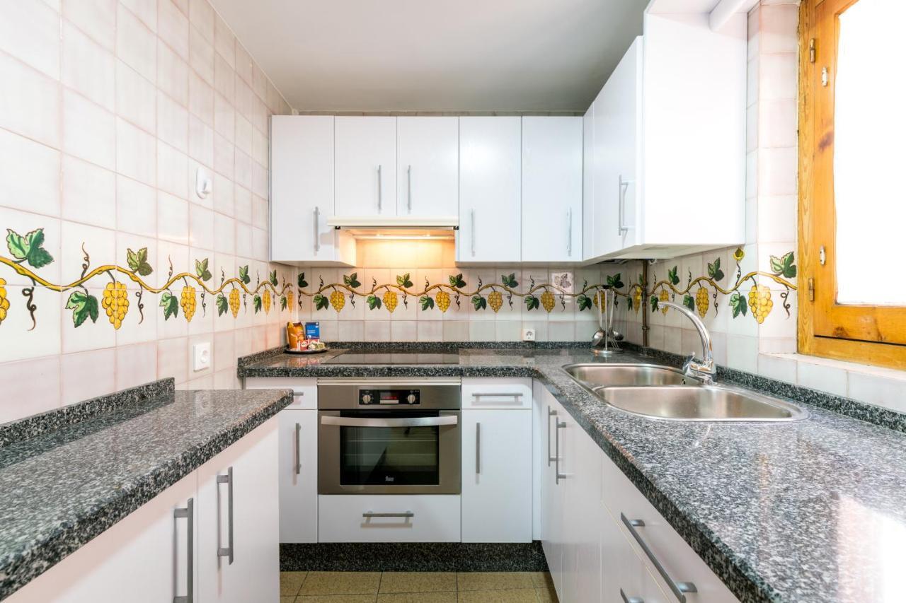 Holi-Rent Estrella Apartment Sevilla Bagian luar foto