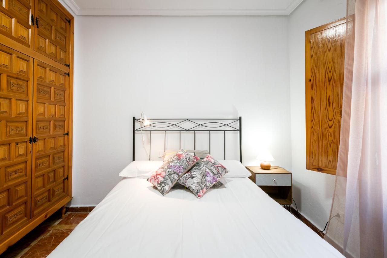Holi-Rent Estrella Apartment Sevilla Bagian luar foto