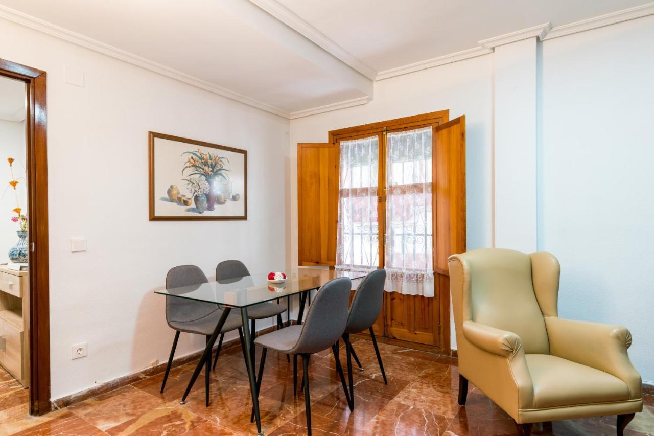 Holi-Rent Estrella Apartment Sevilla Bagian luar foto