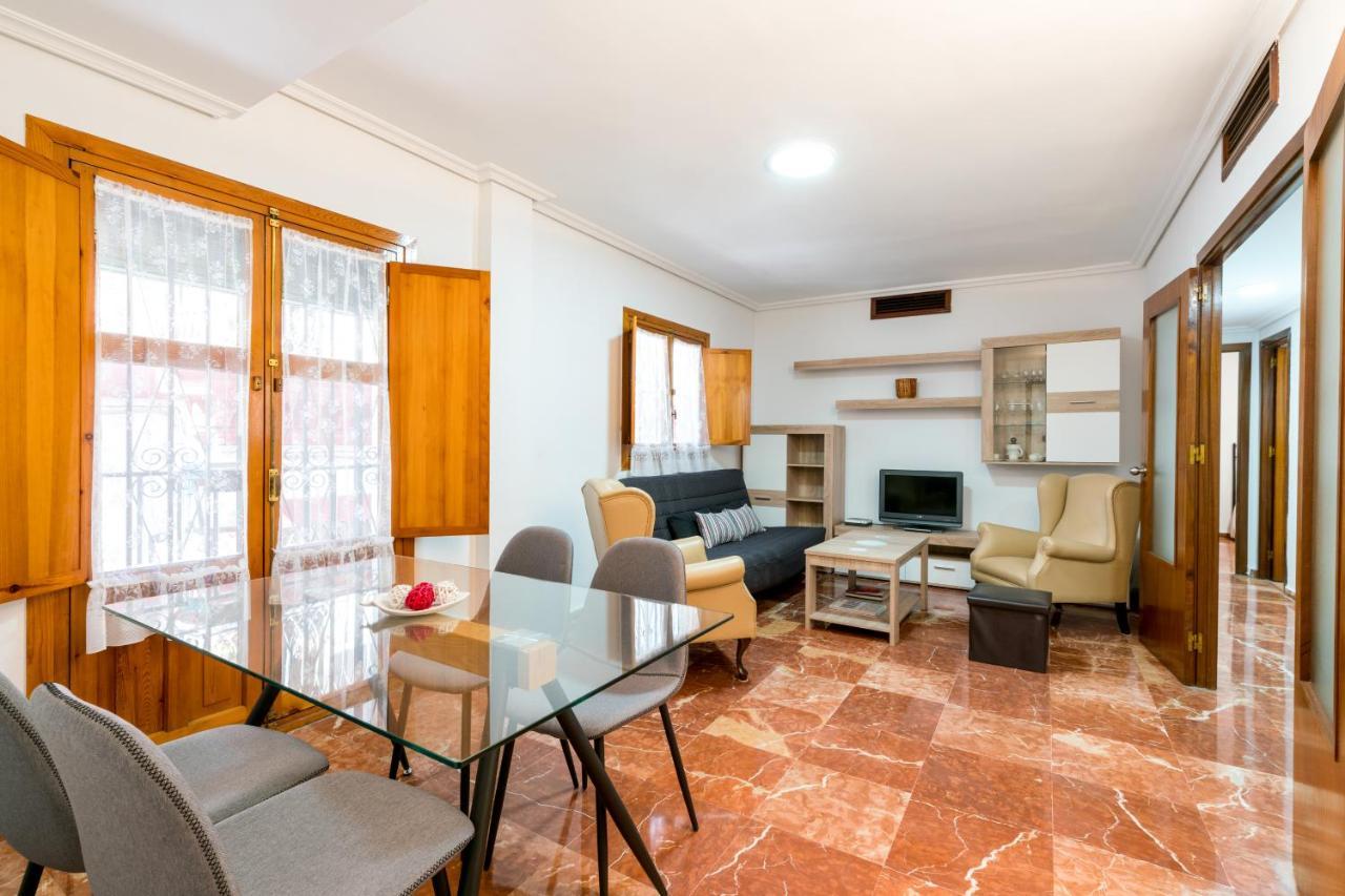 Holi-Rent Estrella Apartment Sevilla Bagian luar foto