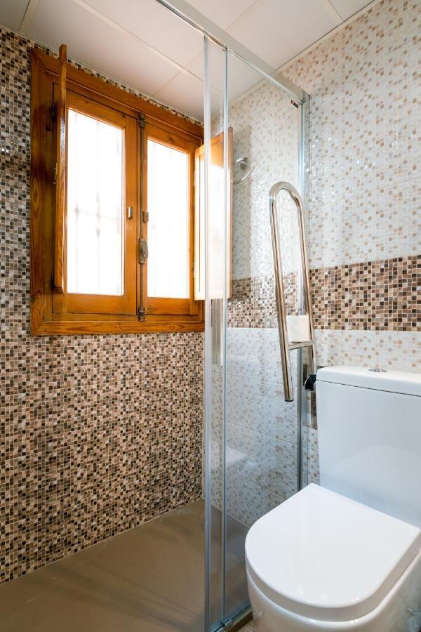 Holi-Rent Estrella Apartment Sevilla Bagian luar foto
