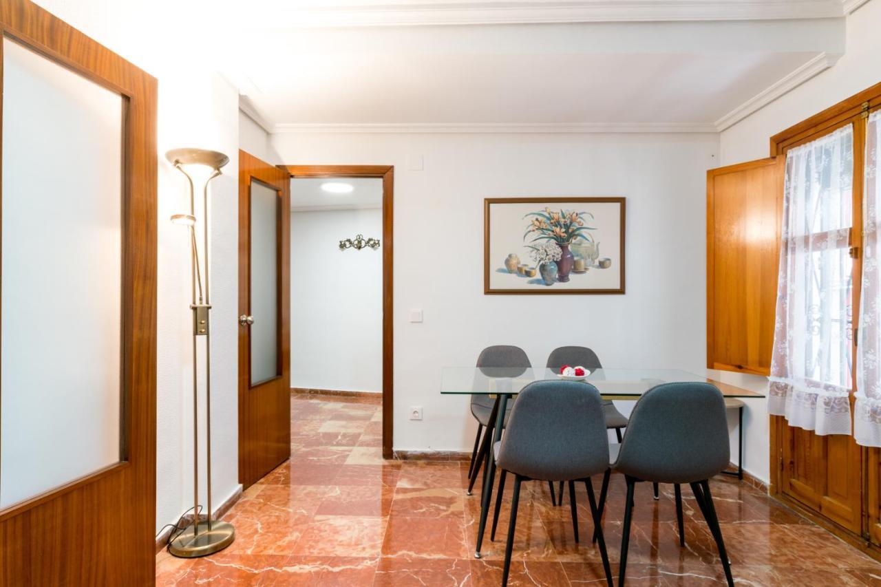 Holi-Rent Estrella Apartment Sevilla Bagian luar foto