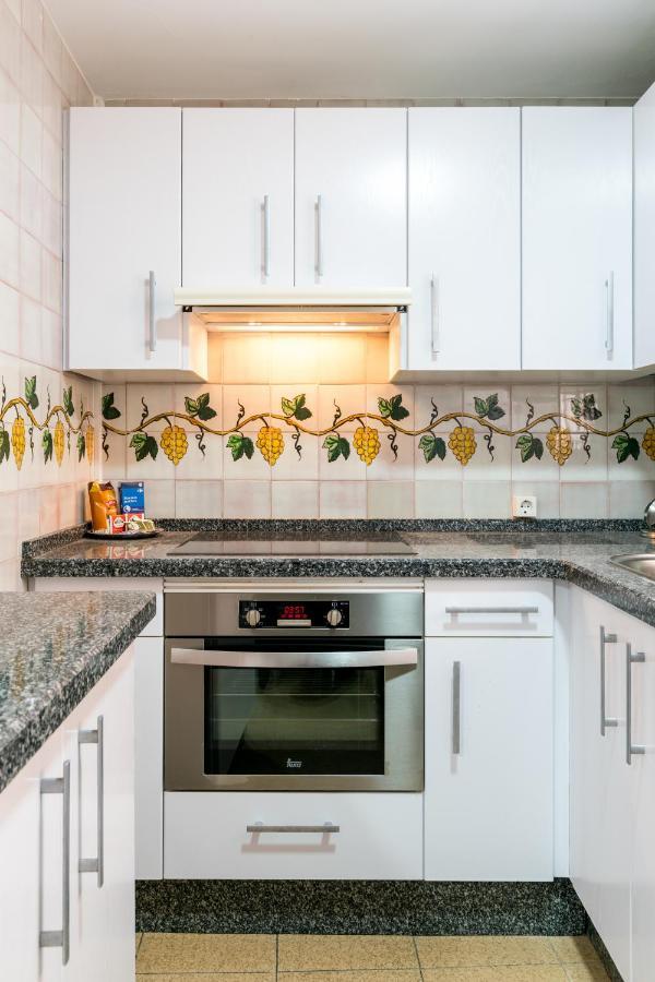 Holi-Rent Estrella Apartment Sevilla Bagian luar foto